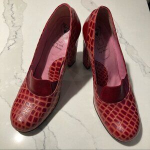 JOHN FLUEVOG Sz  9 Let Me Walk My Dreams Croc Skin Design U Shaped Heel Shoes